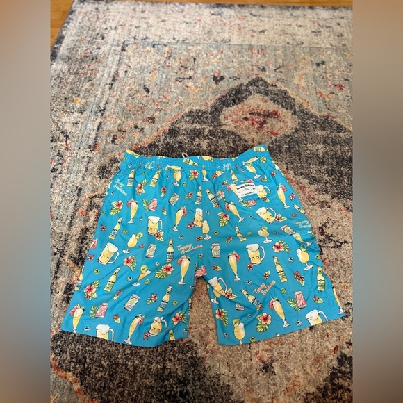 Tommy Bahama Baja Brewhama 9-Inch Boardshorts large - Picture 2 of 4
